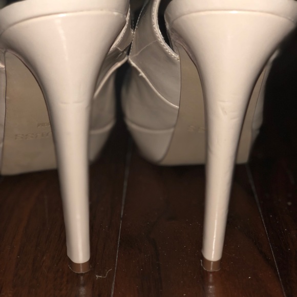 Guess Round Beige Sling Back Heels - Picture 4 of 4